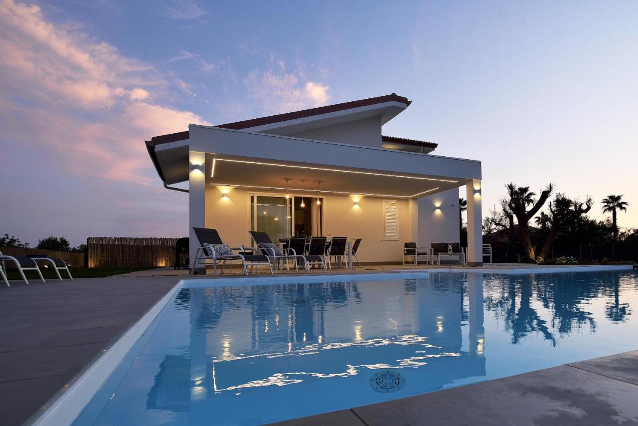 Villa Giaira Con Piscina Privata ซานตามาเรีย เดล โฟกัลโล ภายนอก รูปภาพ